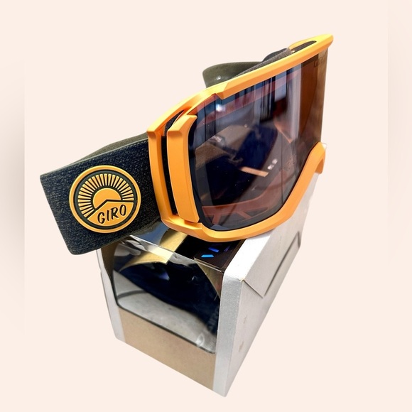 GIRO REVOLT SKI GOOGLES WITH BONUS VIVID LENS 2025 - Picture 6 of 8